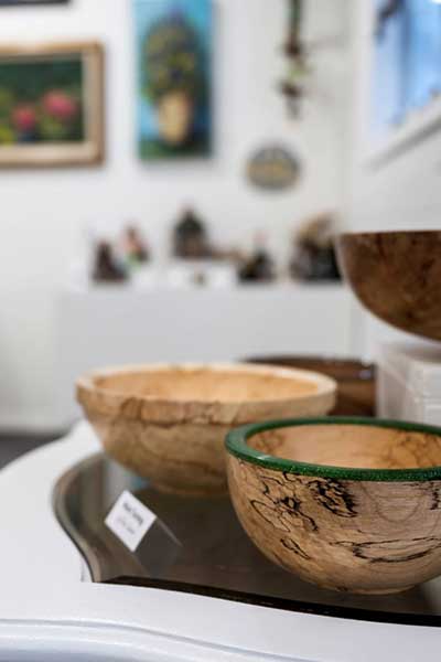 lifestyle-art-gallery-bowls-on-display